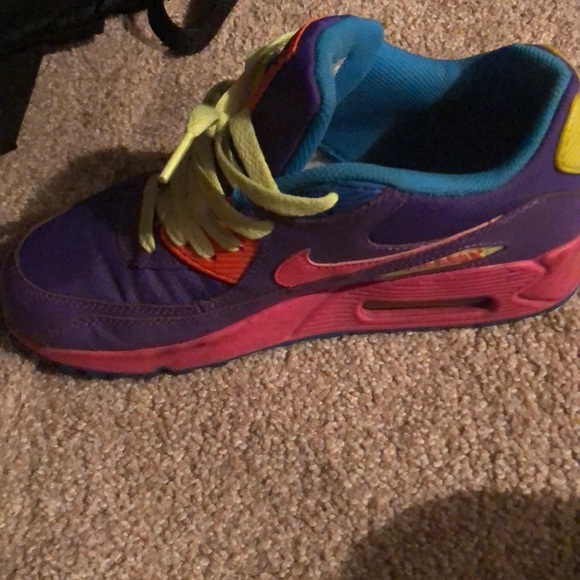 Air Maxes Size 6.5 - Picture 3 of 7